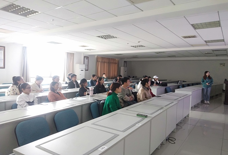 说明: E:\党建工作总文件夹\MK体育官网数统学院研究生党支部\会议图片\学习贯彻习近平在湖南考察重要讲话精神\5.jpg